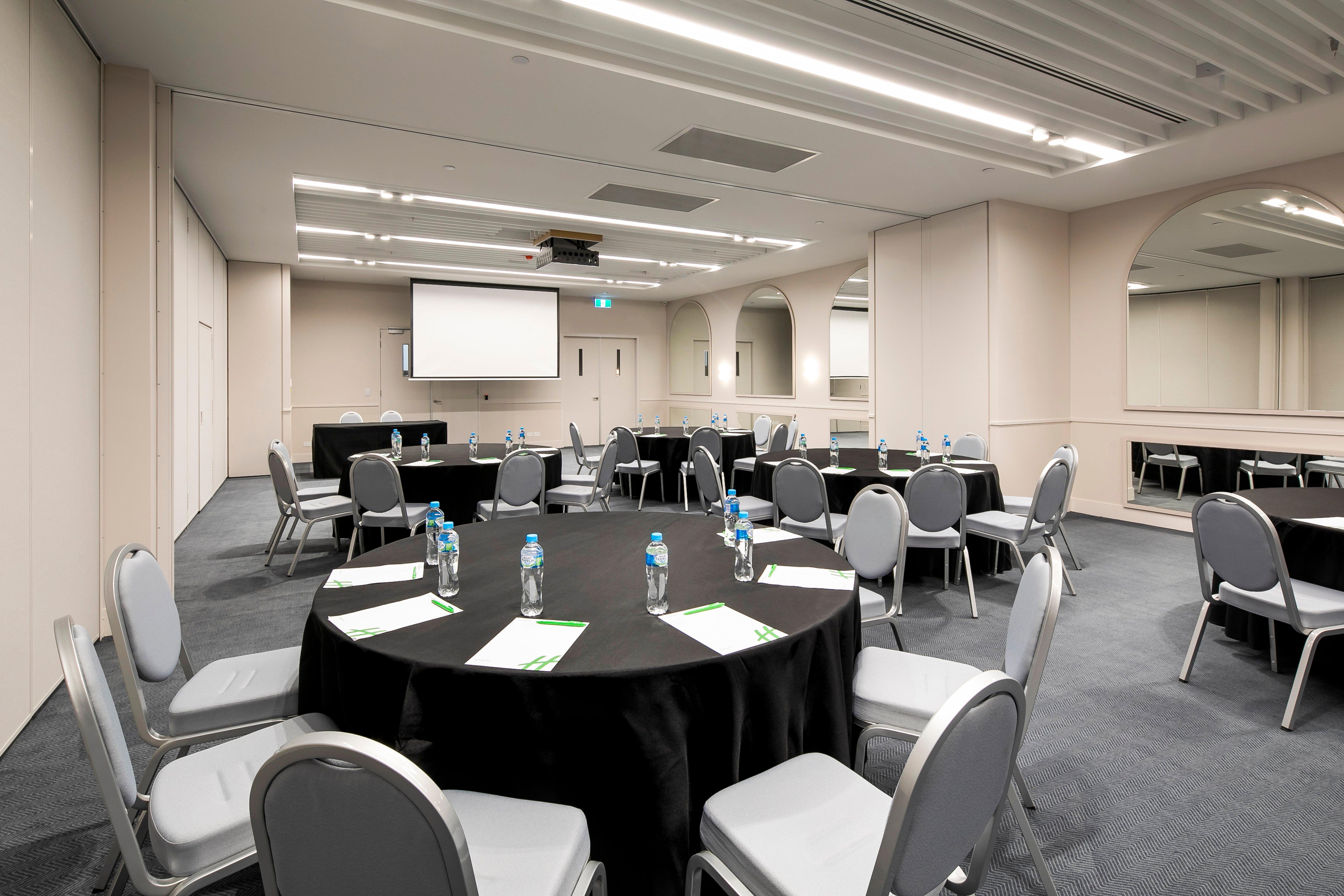 Holiday Inn Werribee By Ihg Экстерьер фото